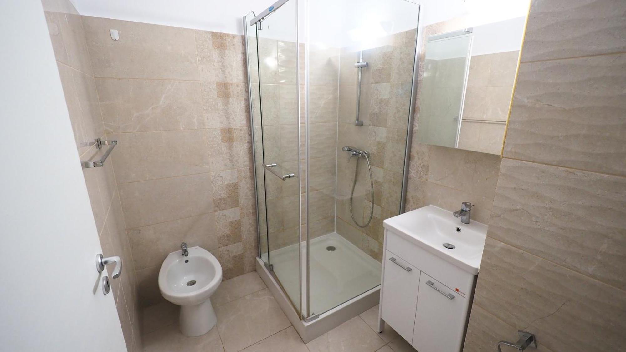 Iassium Airport Apartments Яш Екстериор снимка