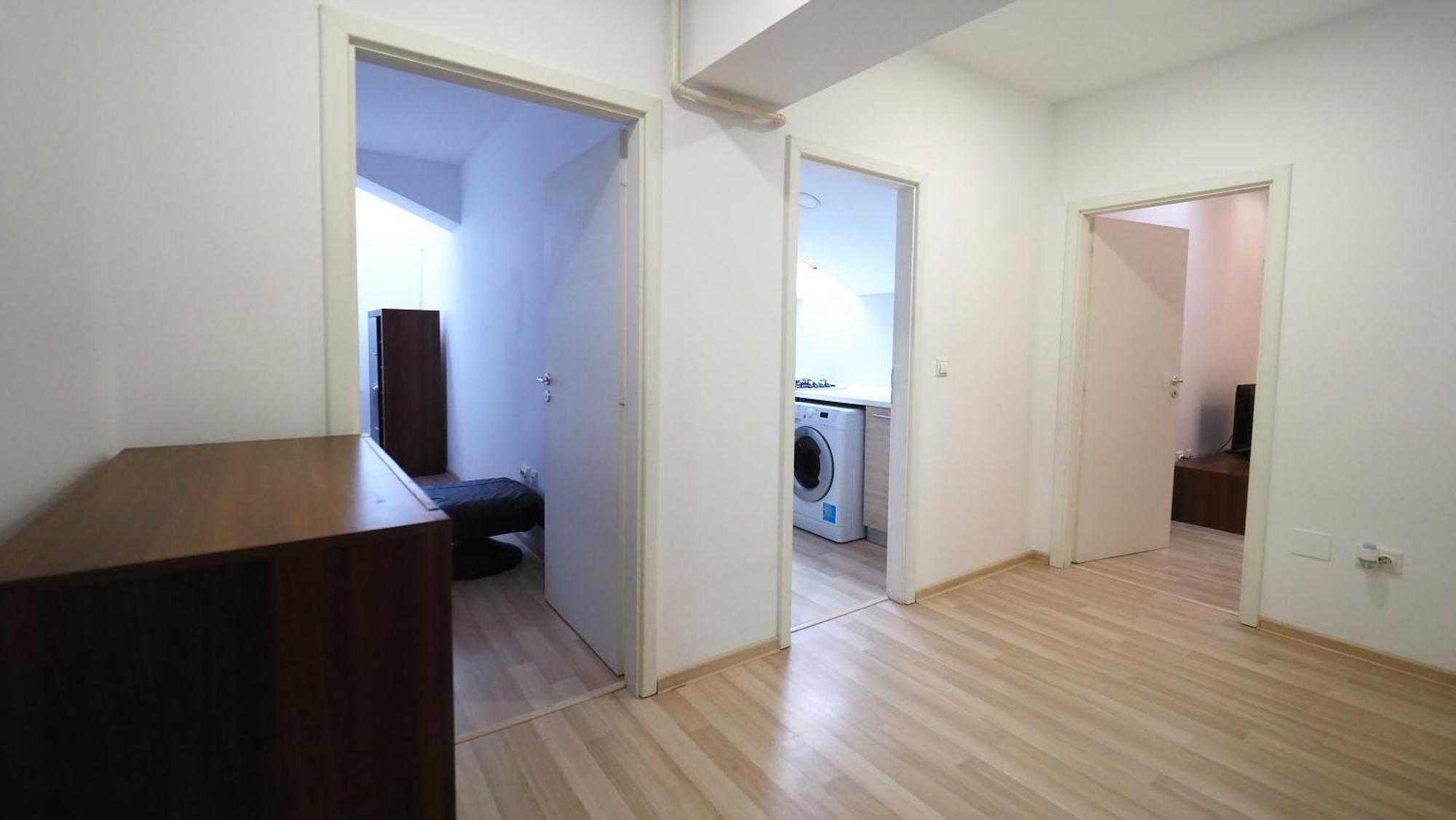 Iassium Airport Apartments Яш Екстериор снимка