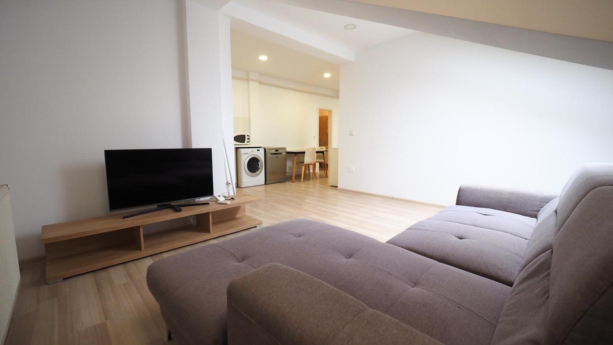 Iassium Airport Apartments Яш Екстериор снимка